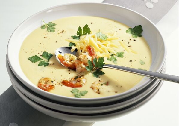 A Mediterranean diet lunch might include cream cheese and seafood soup. 