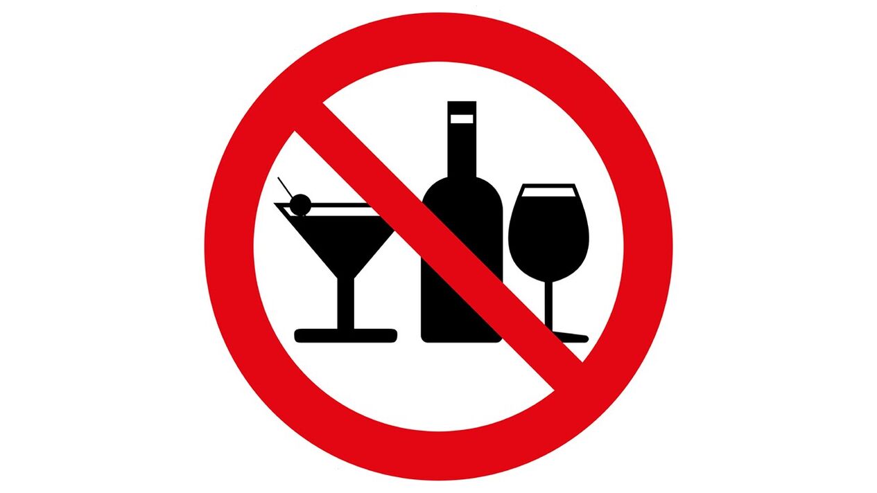 Drinking alcoholic beverages is prohibited in the Dukan Diet